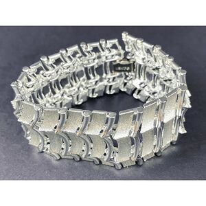 Vintage 50s Silertone Lisner Cuff Bracelet